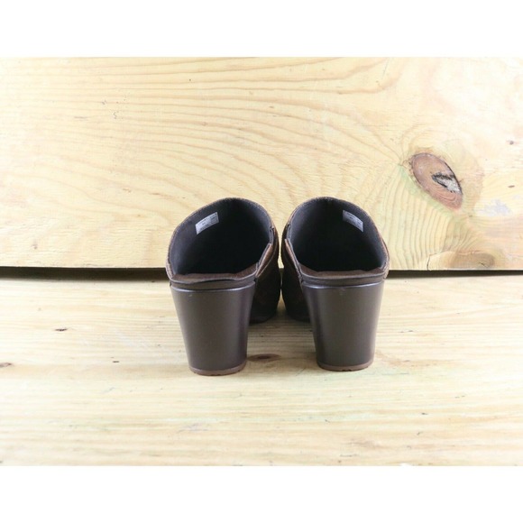 New Crocs Clogs Womens Sz11 Triple Dual Comfort Tooled Brown Shoes Flats Comfort - Picture 5 of 8